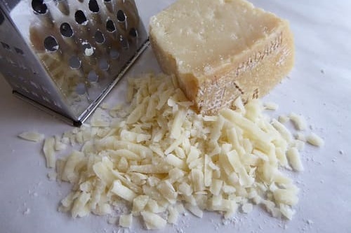 Rallar queso parmesano Rallar queso parmesano