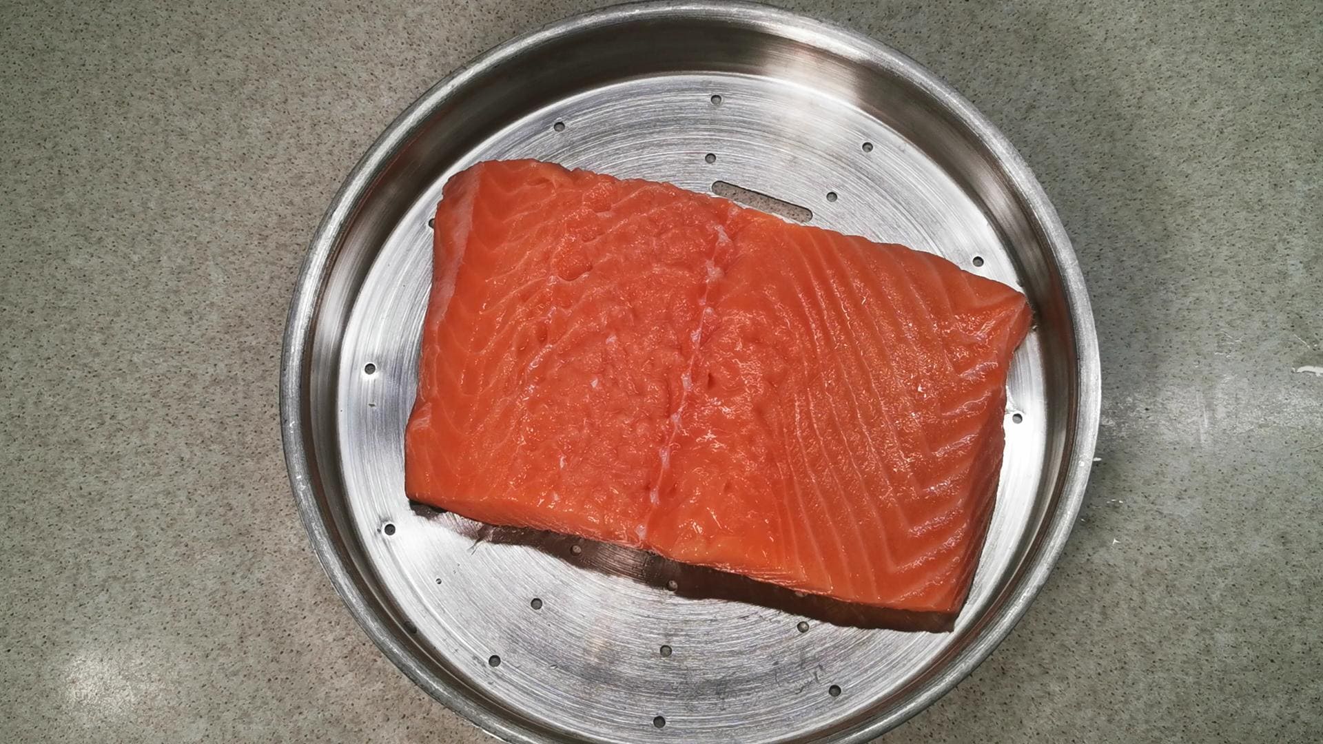 Salmón con allioli - Aurora Cocina Salmón con allioli - Aurora Cocina