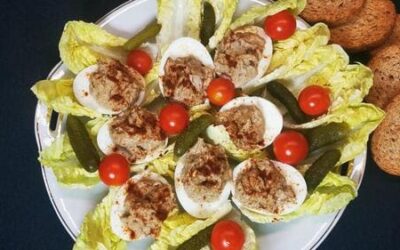 Huevos Rellenos de Atún y Allioli